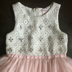 LITTLE GIRLS DRESS!